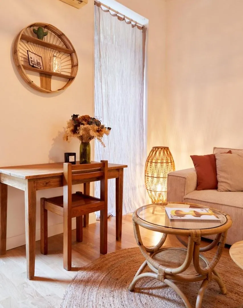 Appartement Refait A Neuf Entre Plage Et Vieux Port Marsiglia